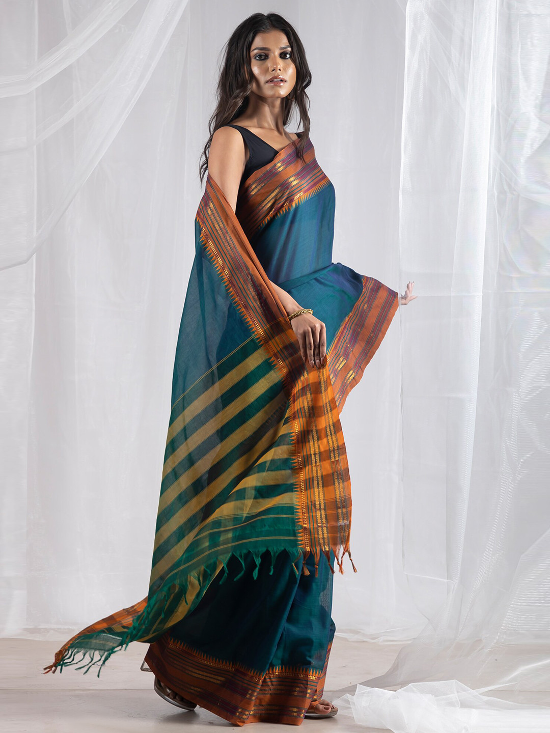 

Unnati Silks Woven Design Zari Handloom Pure Cotton Narayan Peth Saree With Tassels, Blue