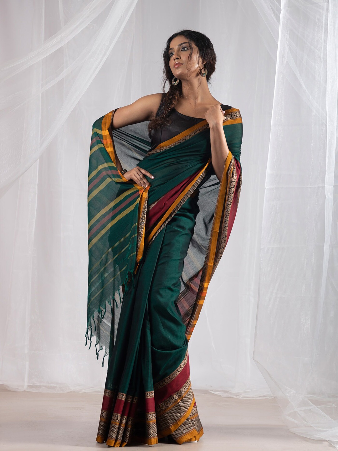 

Unnati Silks Zari Pure Cotton Handloom Narayan Peth Saree, Green