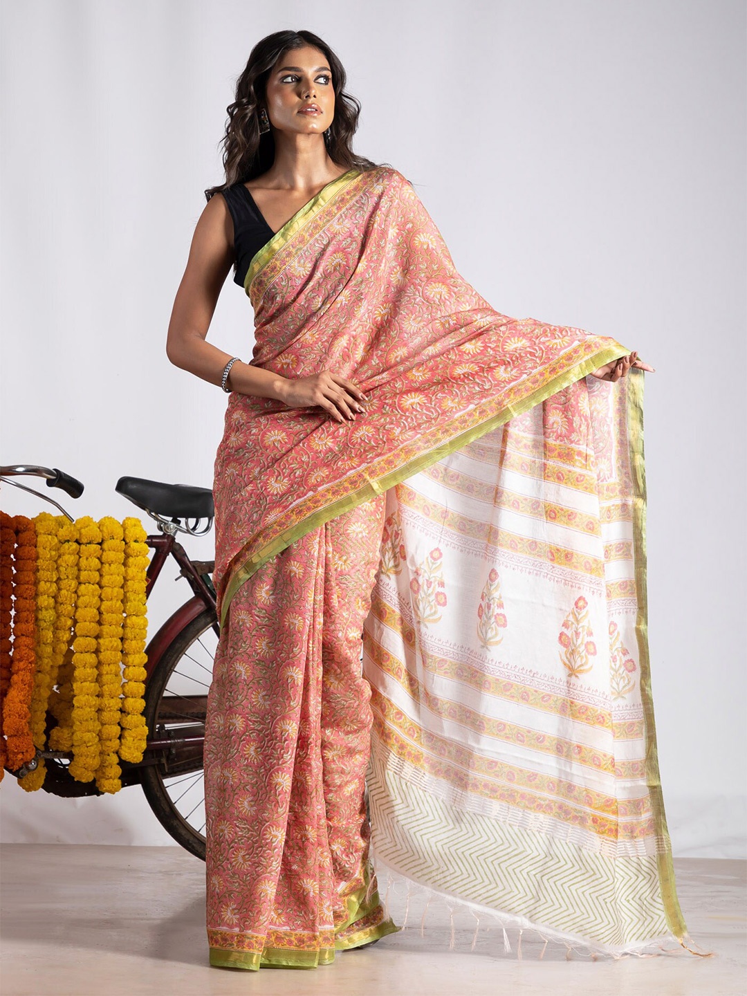 

Unnati Silks Ethnic Motifs Printed Baluchari Zari Saree, Orange