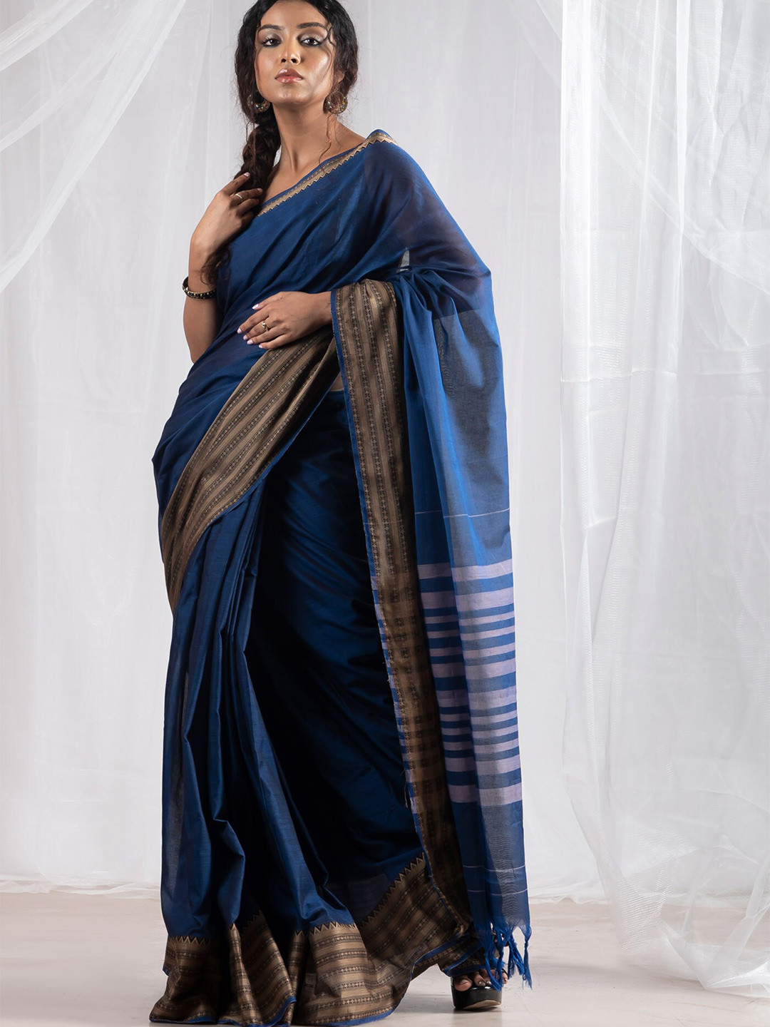 

Unnati Silks Zari Pure Cotton Handloom Narayan Peth Saree, Blue