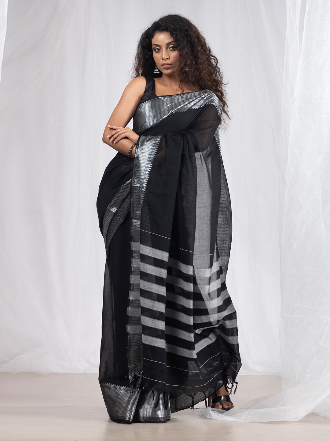 

Unnati Silks Zari Pure Cotton Narayan Peth Saree, Black