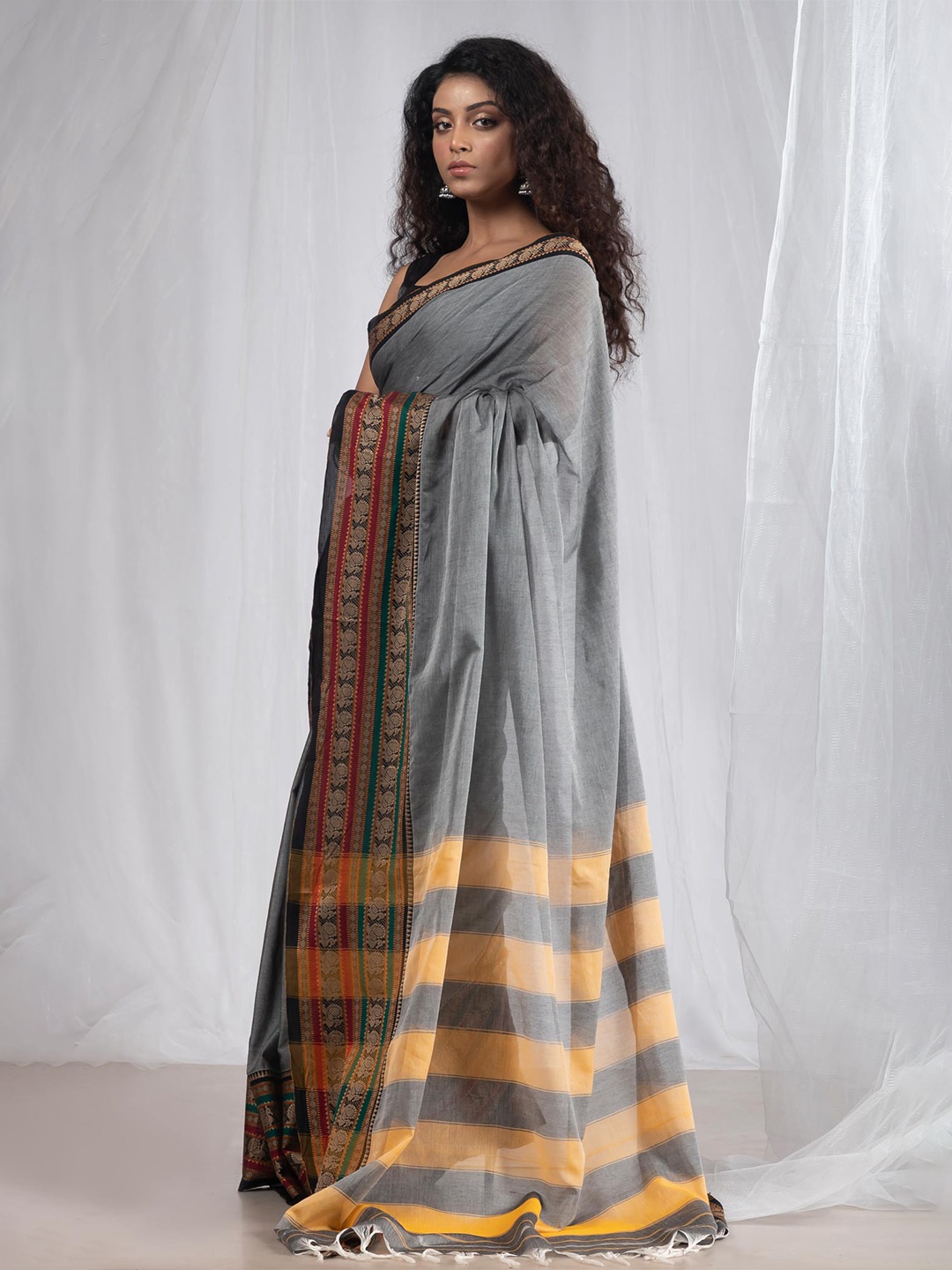 Unnati Silks Zari Pure Cotton Handloom Narayan Peth Saree, Grey