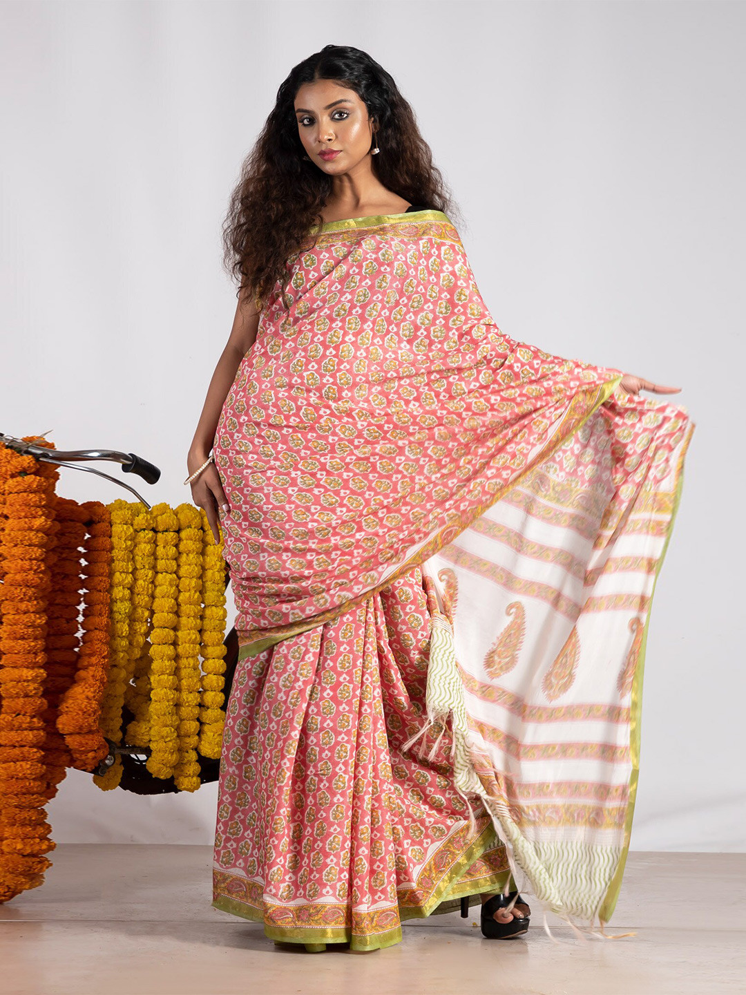 

Unnati Silks Ethnic Motifs Printed Baluchari Zari Saree, Pink