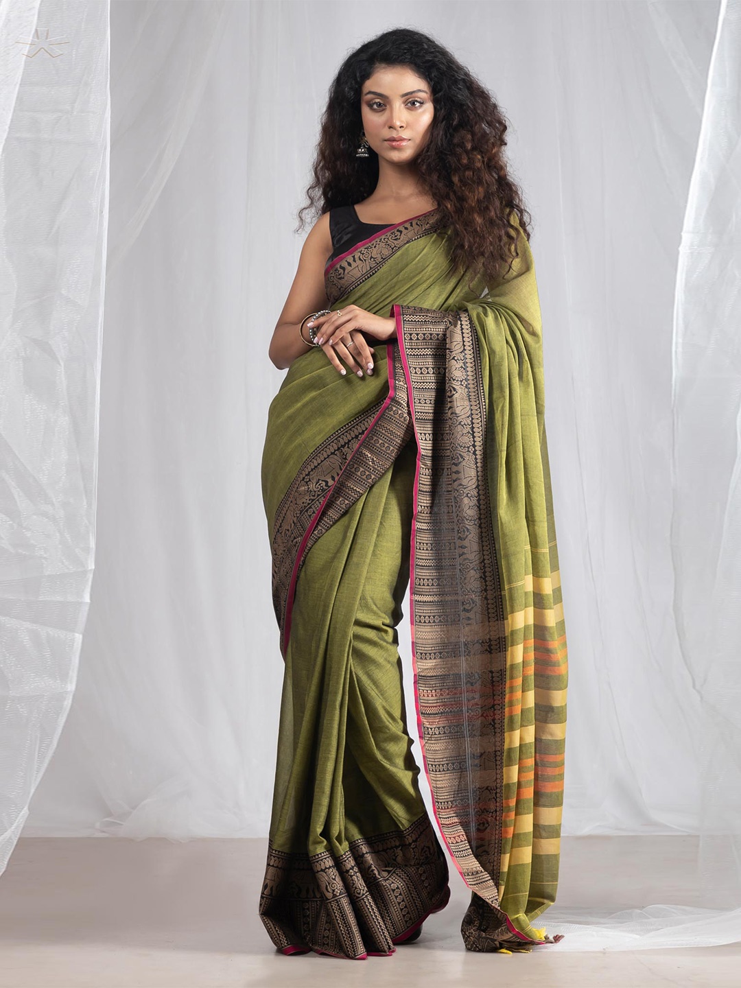 

Unnati Silks Woven Design Zari Handloom Pure Cotton Narayan Peth Saree With Tassels, Green