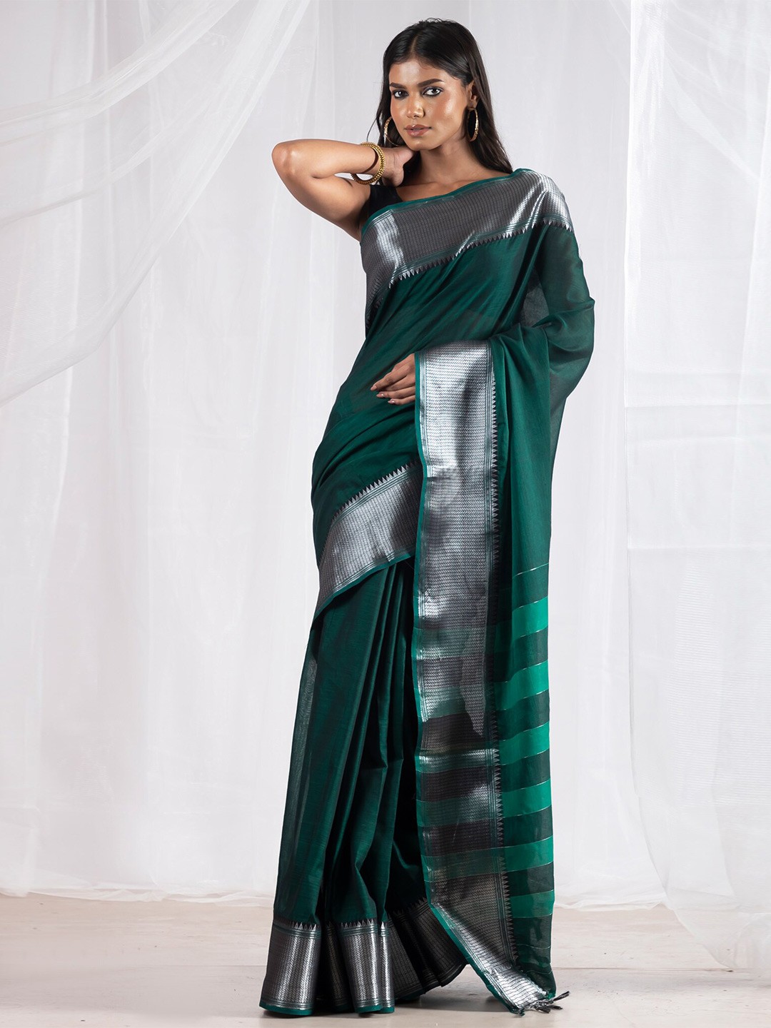 

Unnati Silks Pure Cotton Handloom Narayanpet Zari Saree, Green