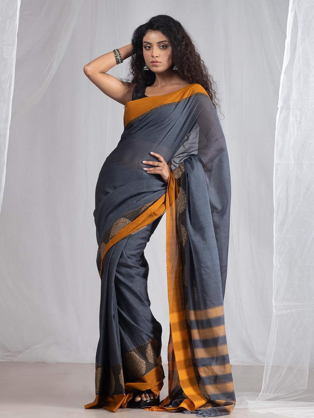 Unnati Silks Pure Cotton Handloom Narayan Peth Saree, Grey