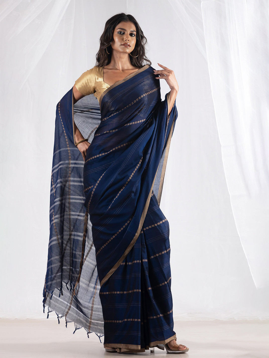 

Unnati Silks Woven Design Pure Cotton Handloom Narayan Peth Saree, Navy blue