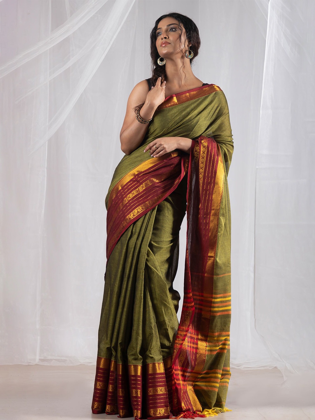 

Unnati Silks Woven Design Zari Pure Cotton Narayan Peth Saree, Green
