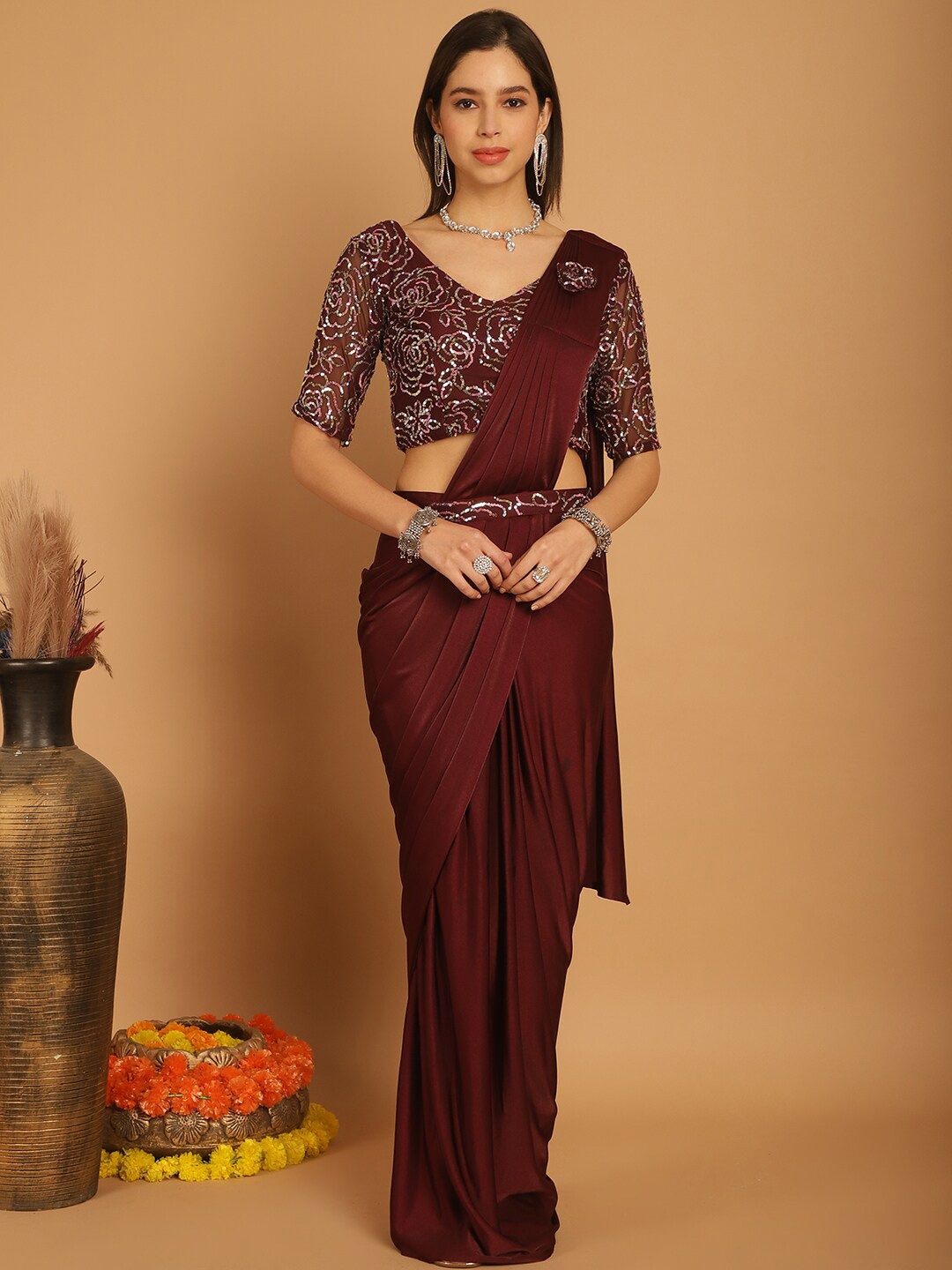

Grancy Embellished Ready to Wear Saree, Burgundy