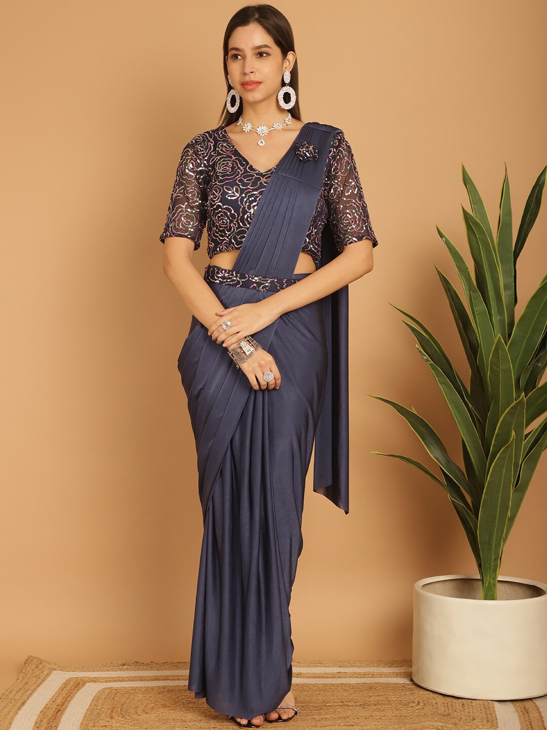 

Grancy Embellished Ready To Wear Saree, Blue