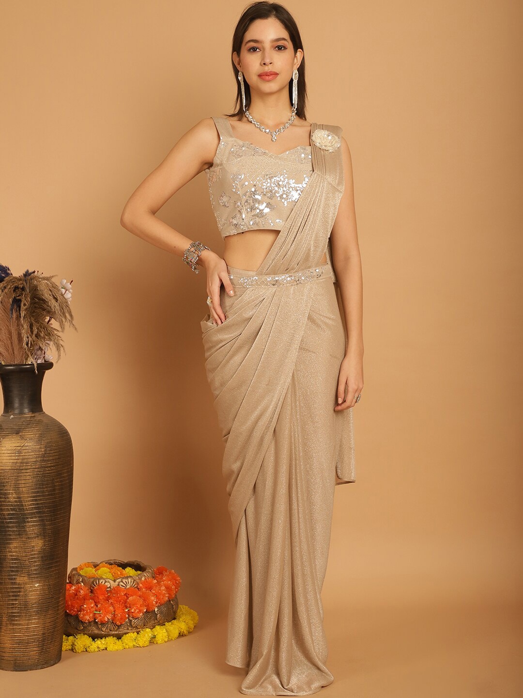 

Grancy Embellished Ready to Wear Saree, Gold