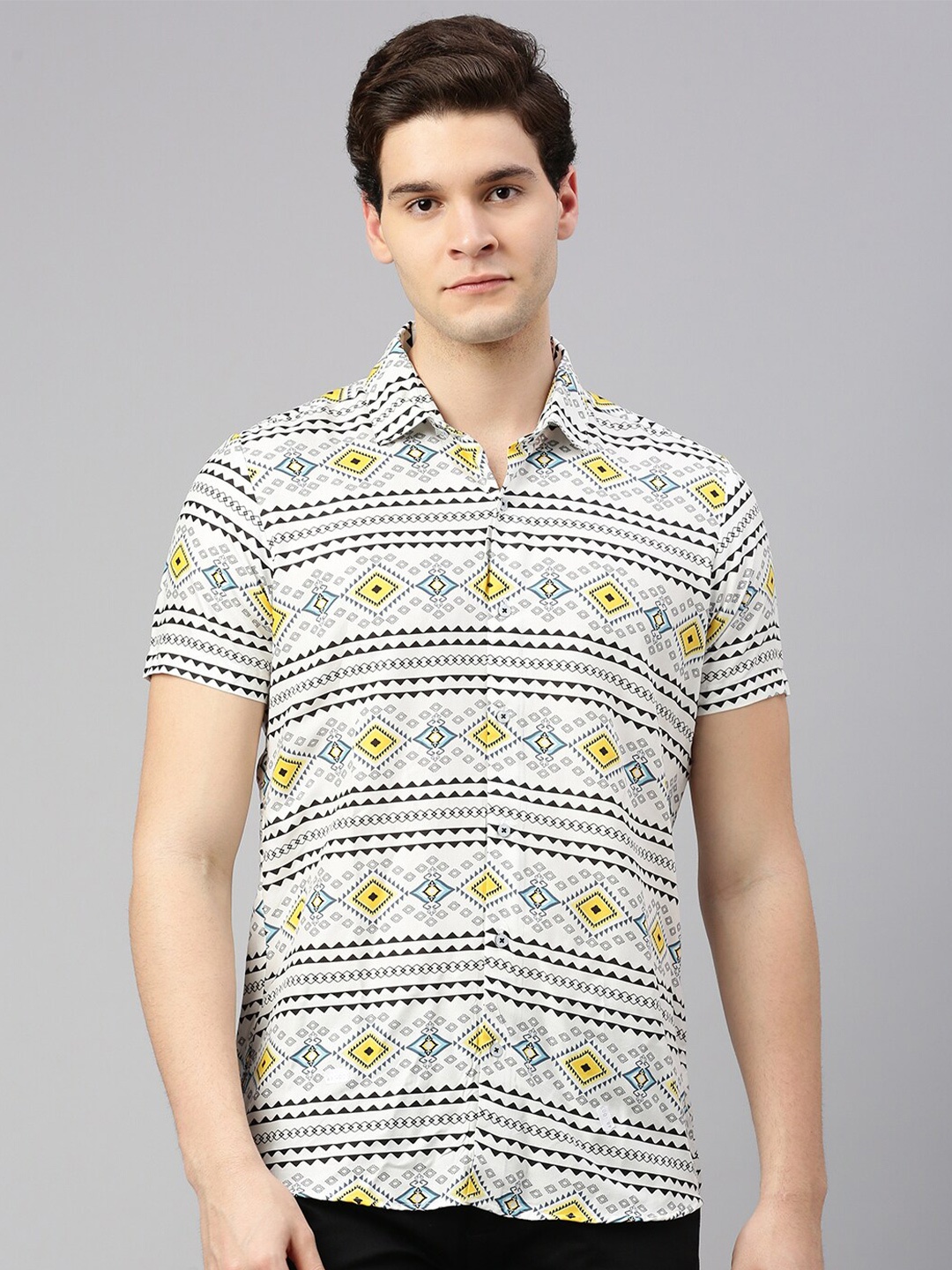 

ZEDD Relaxed Fit Geometric Printed Casual Shirt, Grey