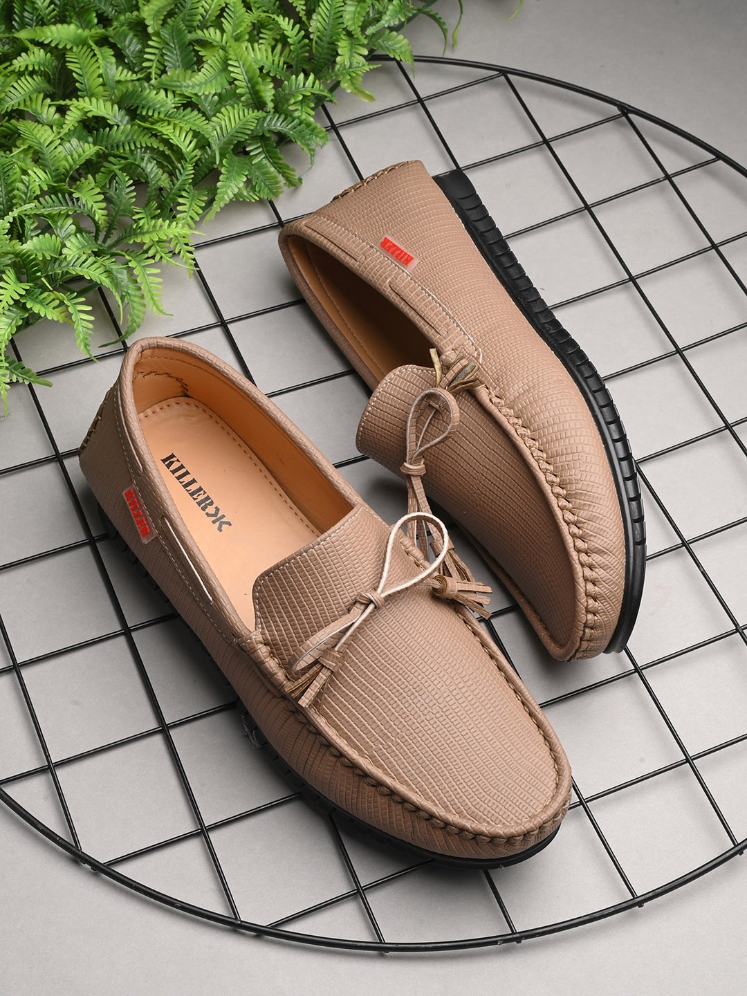 

Killer Men Textured Slip On Lightweight Loafers With Bows, Beige