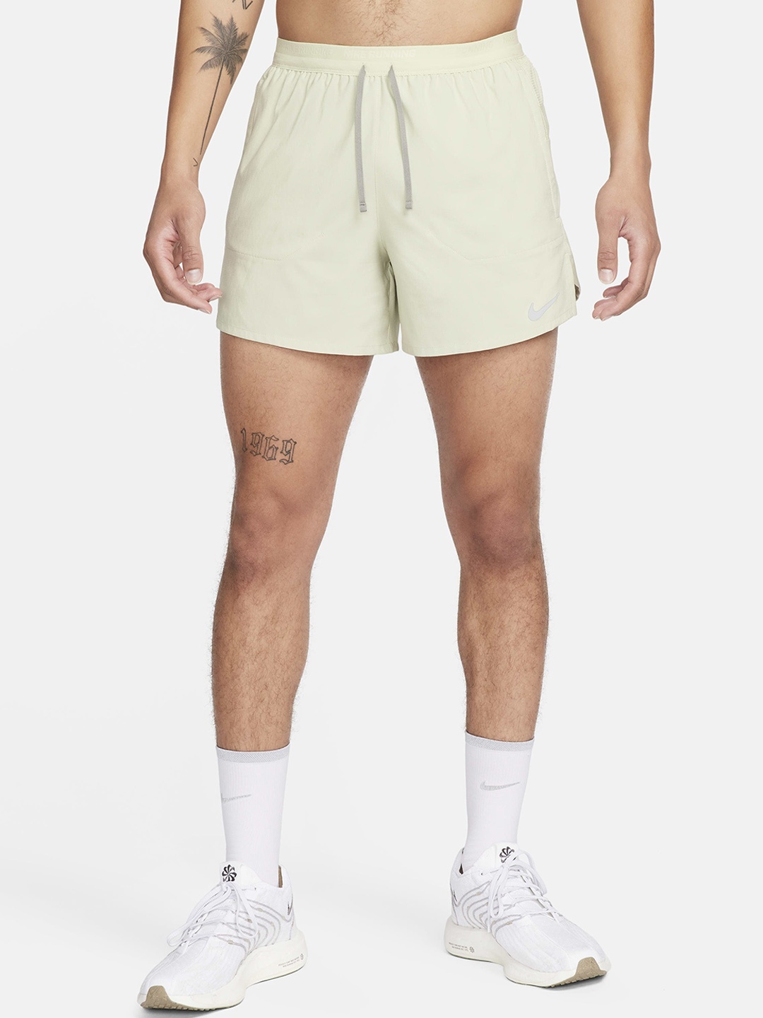 

Nike Dri-FIT Stride Men 13cm (approx.) Brief-Lined Running Shorts, Green