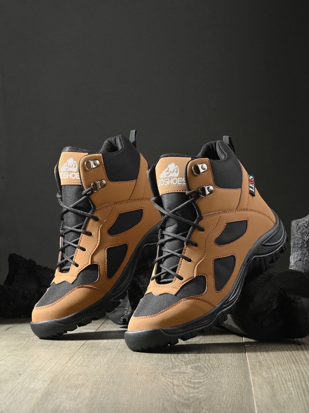 

Leo's Fitness Shoes Men Colourblocked Canvas Hiking Boots, Khaki