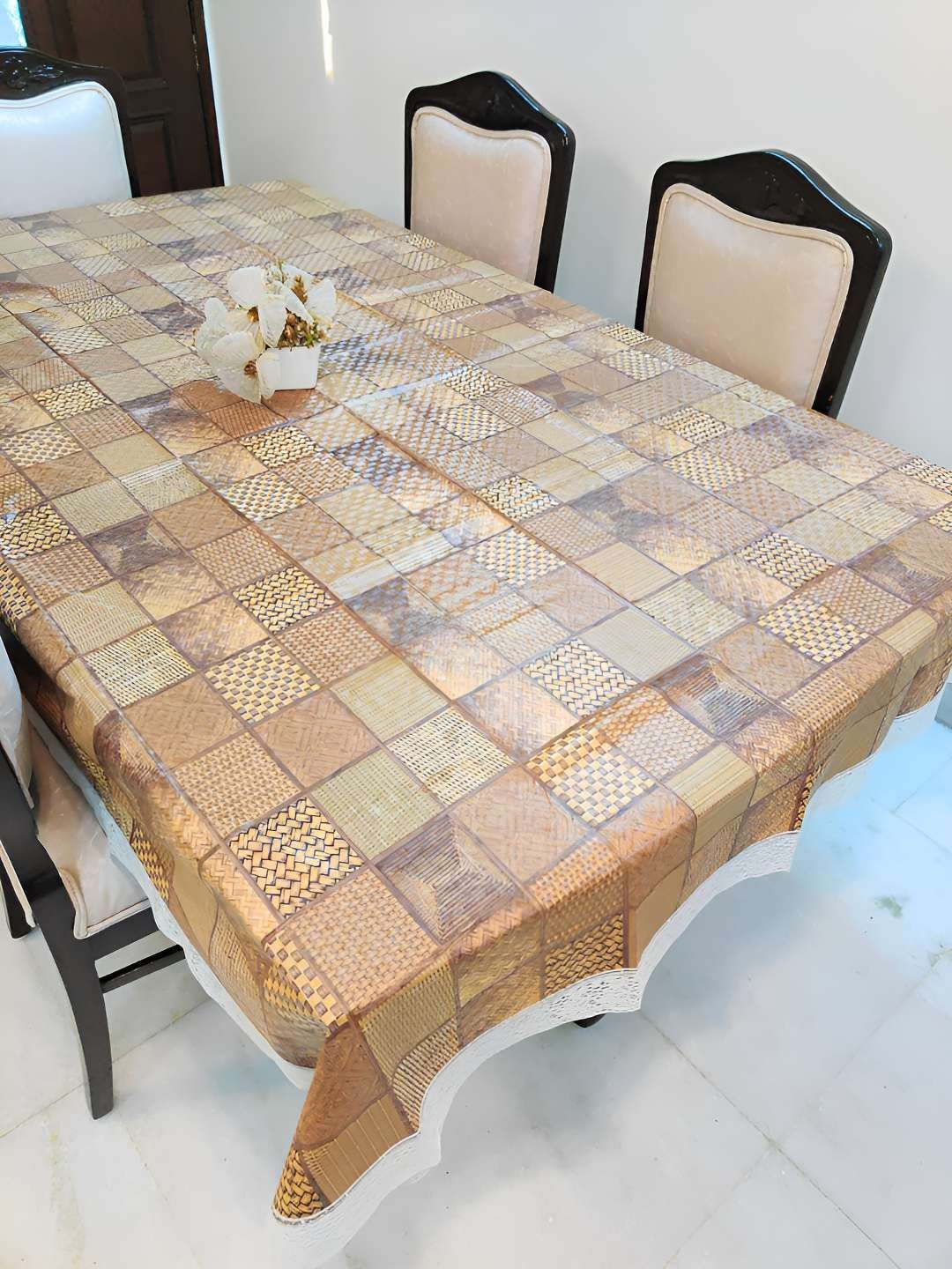 

CASA-NEST Brown Checked 4 Seater Table Cover