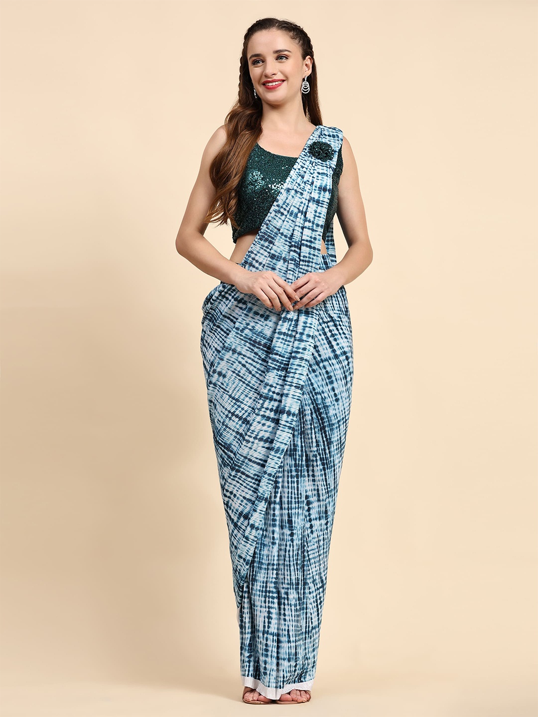 

AMOHA TRENDZ Tie and Dye Patchwork Sequinned Ready to Wear Saree, Green