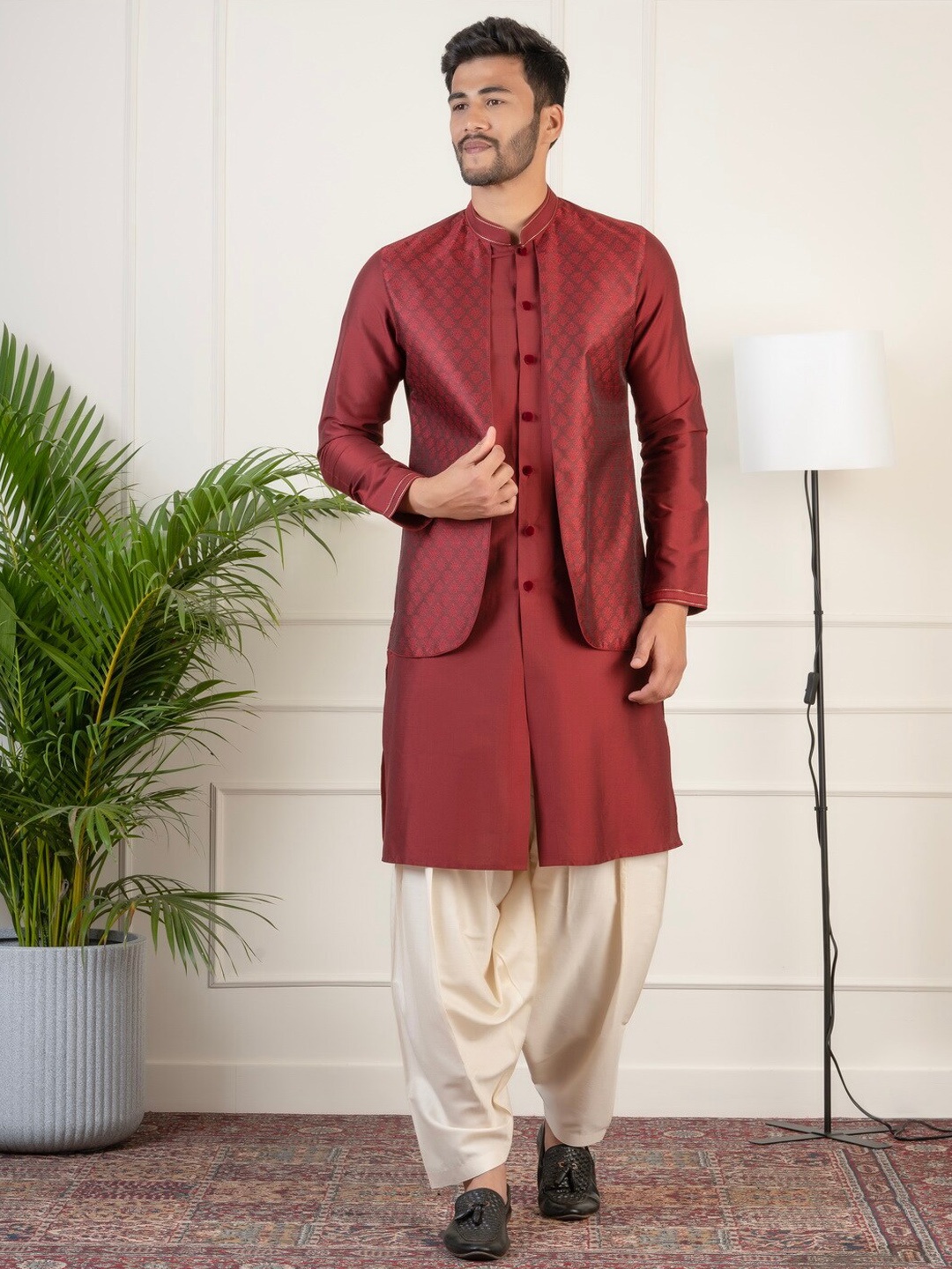 

TheEthnic.Co Regular Pure Cotton Kurta with Salwar, Maroon