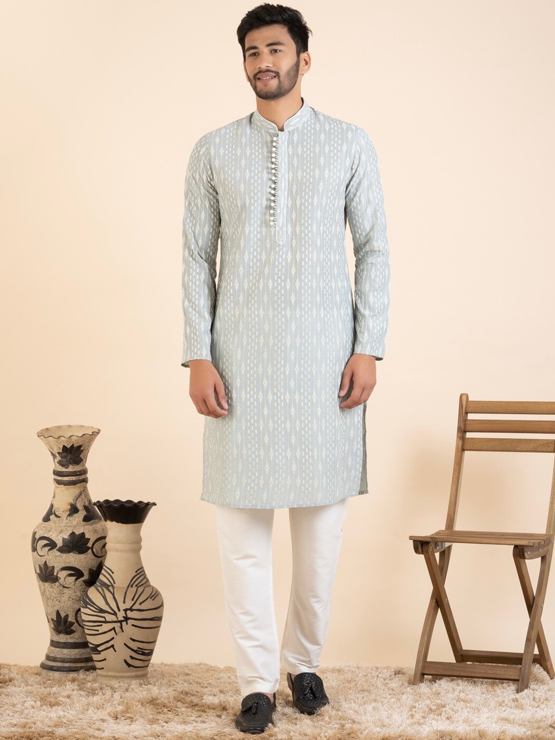 

TheEthnic.Co Mandarin Collar Ethnic Motifs Printed Thread Work Straight Kurta with Pyjamas, Blue