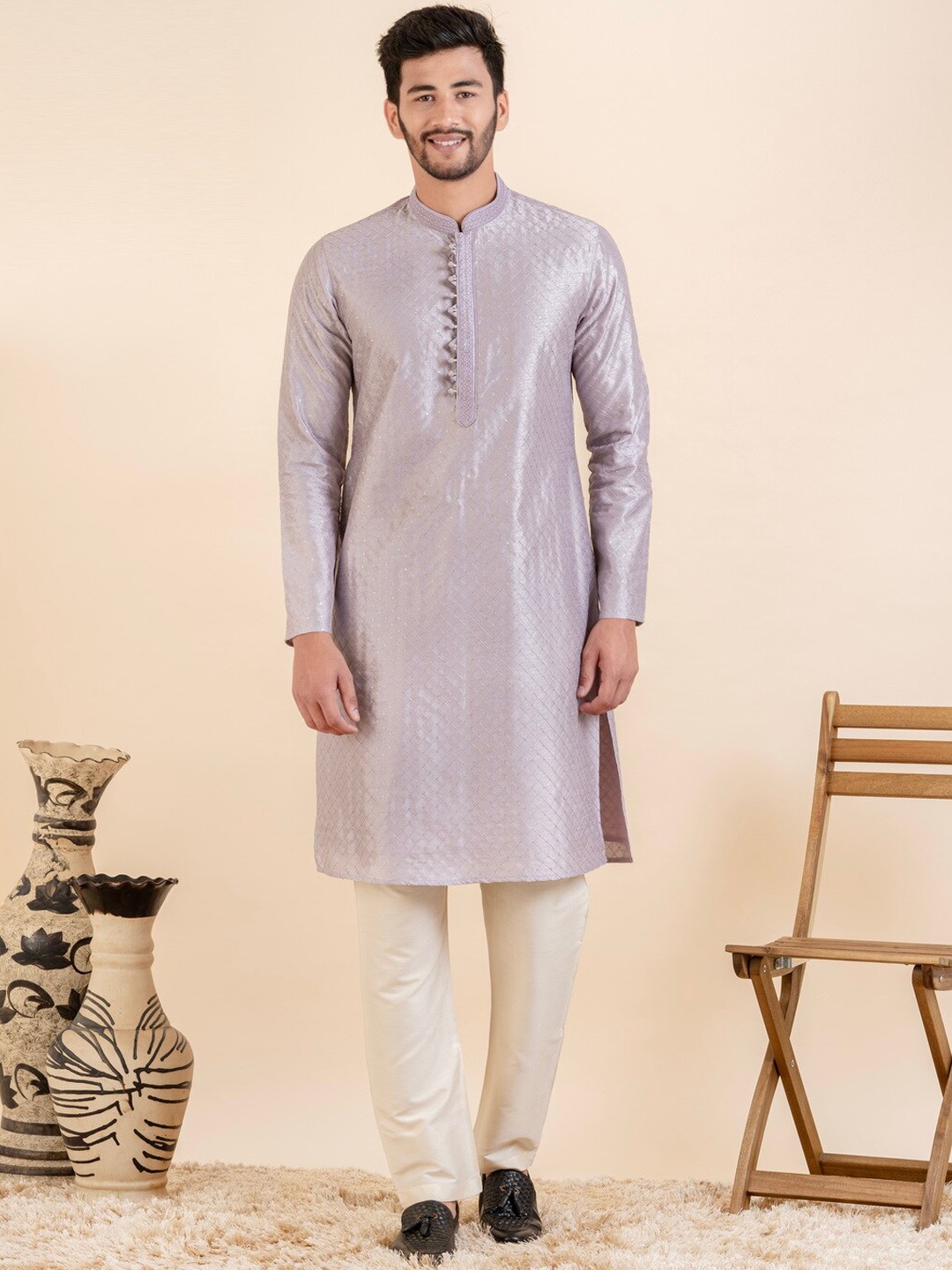 

TheEthnic.Co Ethnic Motifs Embroidered Regular Sequinned Kurta With Trouser, Purple