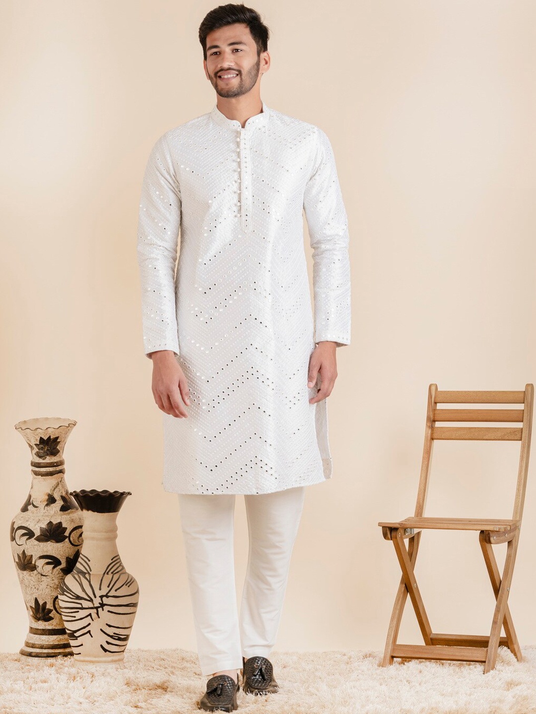 

TheEthnic.Co Embroidered Regular Kurta With Pyjamas, White
