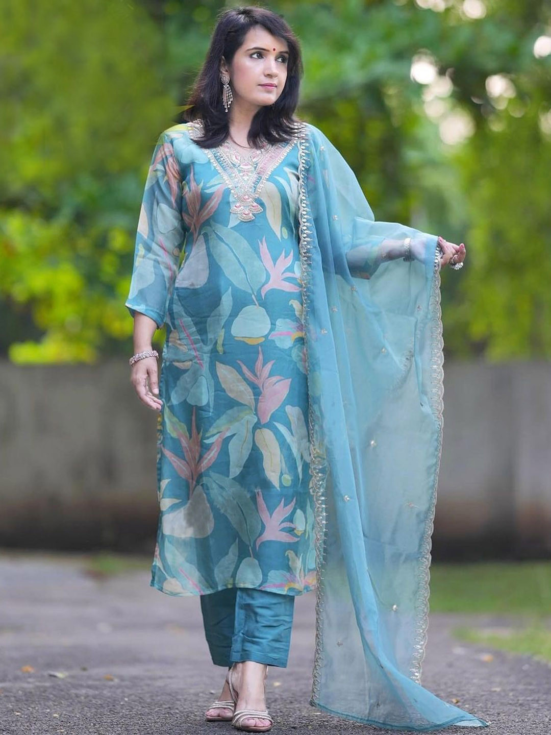 

KALINI Floral Printed Regular Kurta with Trousers & Dupatta, Blue