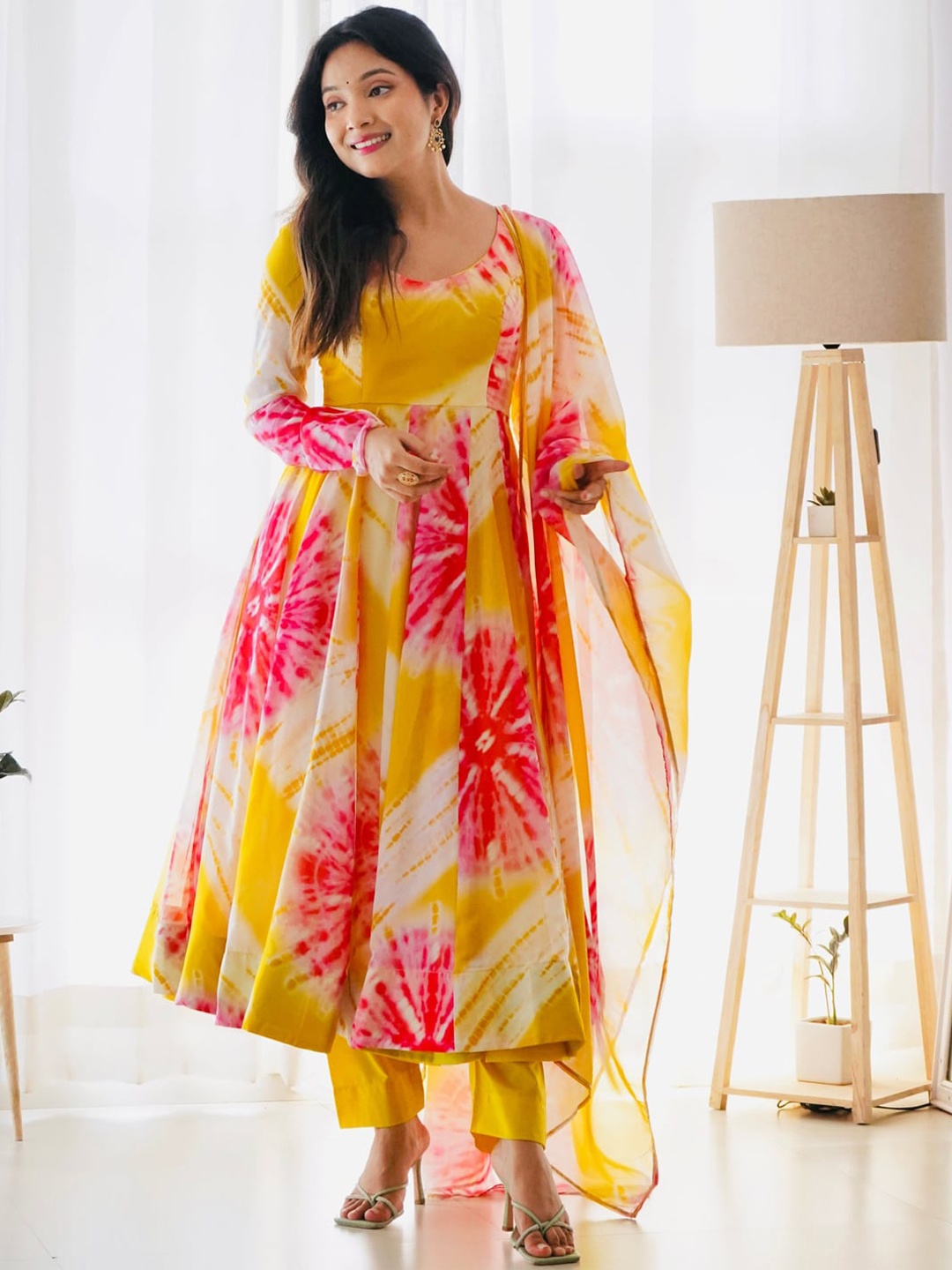 

KALINI Floral Printed Regular Kurti with Trousers & Dupatta, Yellow