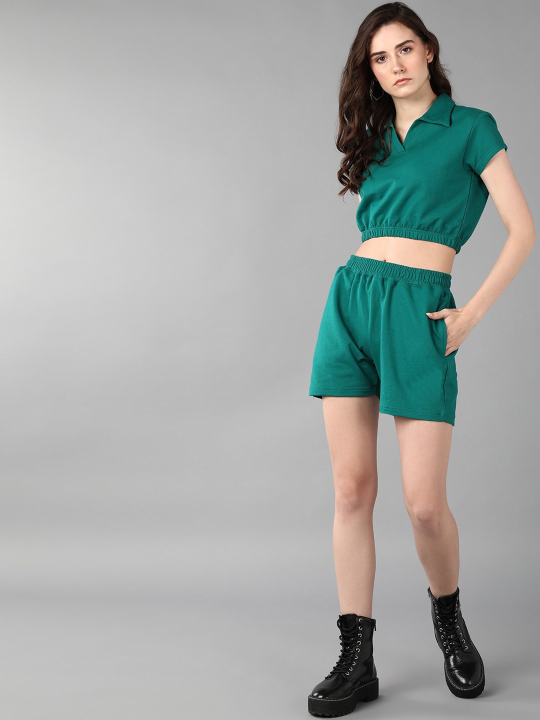 

The Roadster Lifestyle Co. Green Sleeveless Crop Top With Shorts