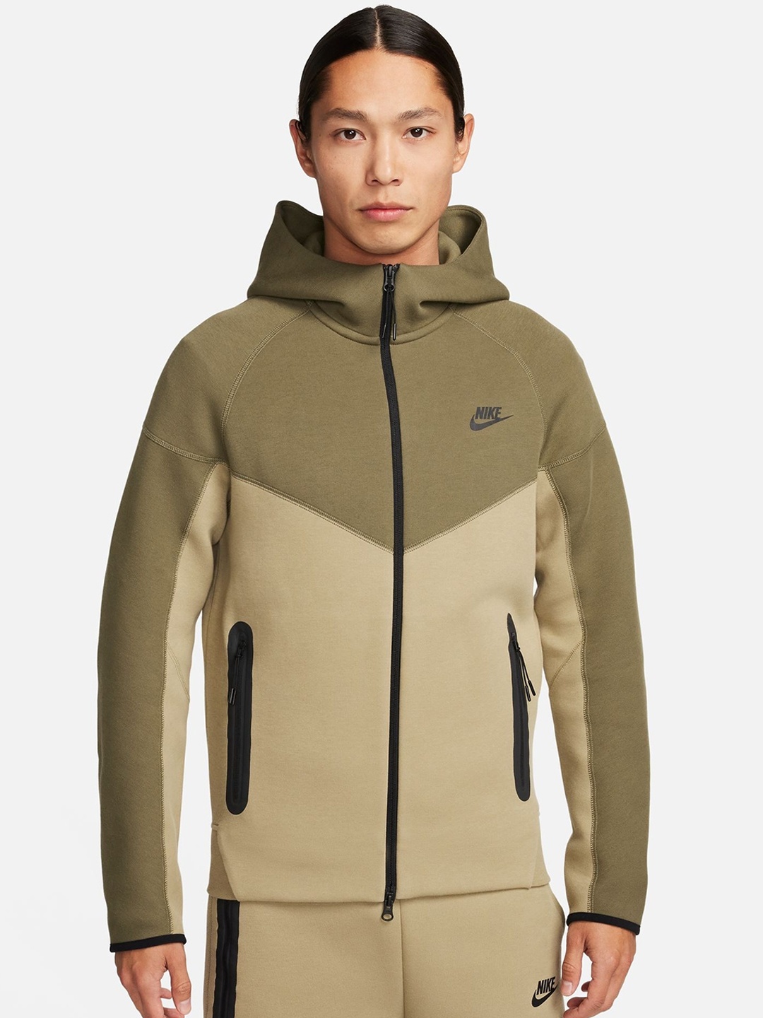 

Nike Sportswear Tech Fleece Windrunner Full-Zip Hooded Sporty Jacket, Olive