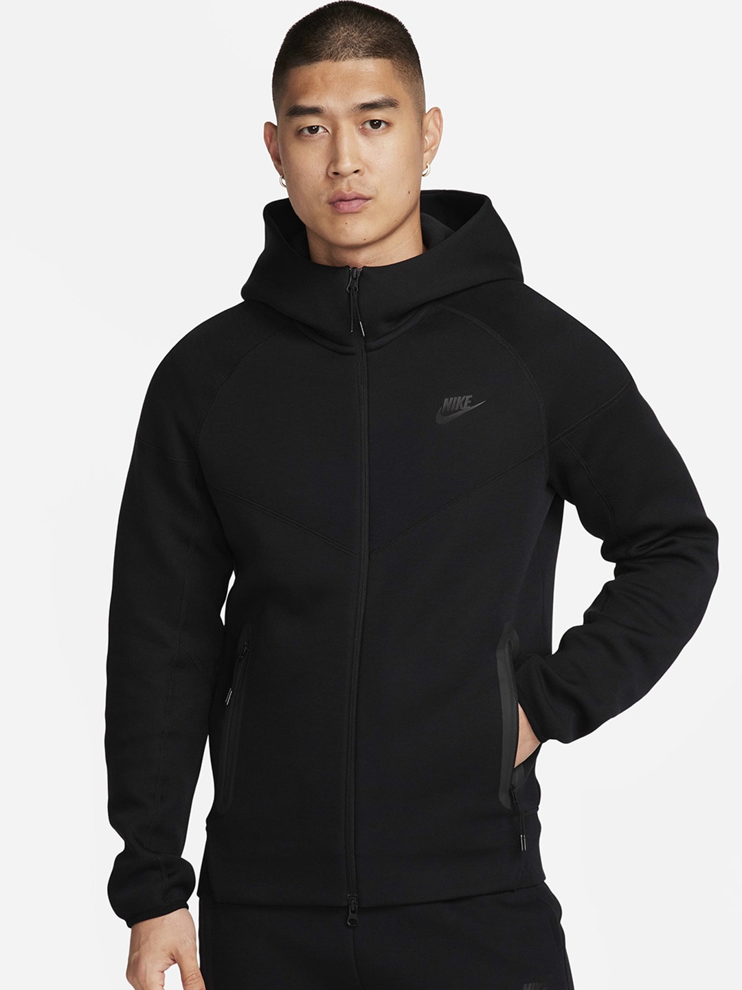 

Nike Sportswear Tech Fleece Windrunner Full-Zip Hooded Sporty Jacket, Black