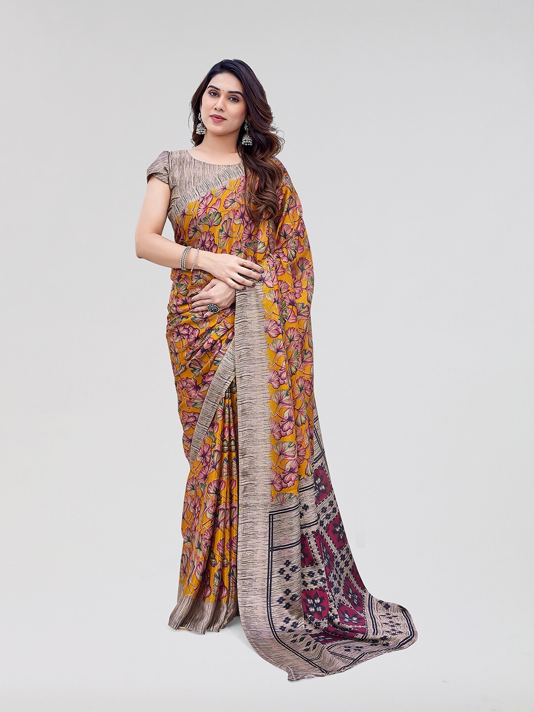 

Yashika Floral Printed Saree, Mustard
