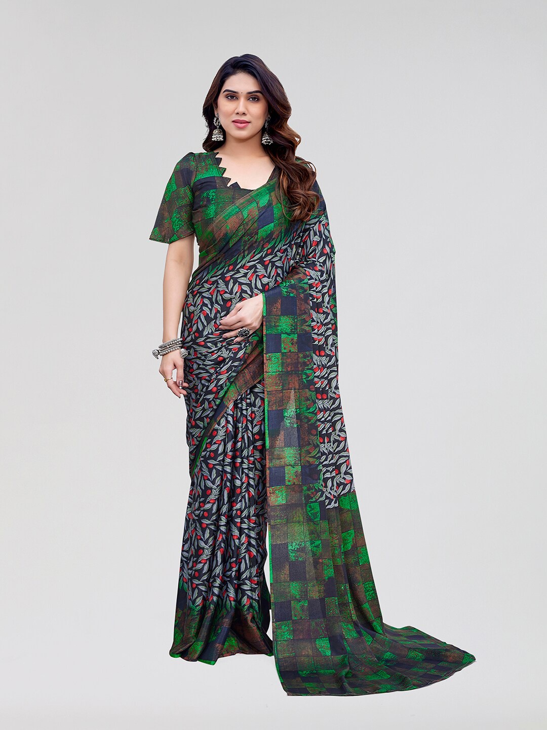 

Yashika Floral Printed Saree, Navy blue