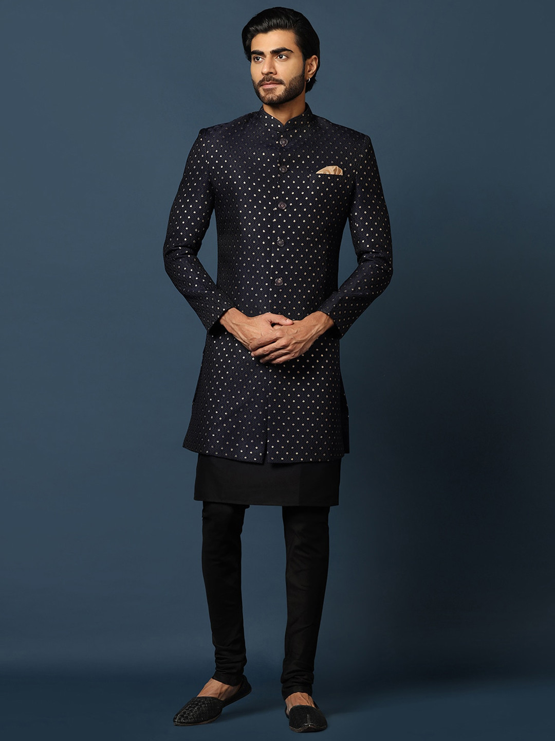 

KISAH Men Self Designed Mandarin Collar Indowestern Sherwani Set, Black