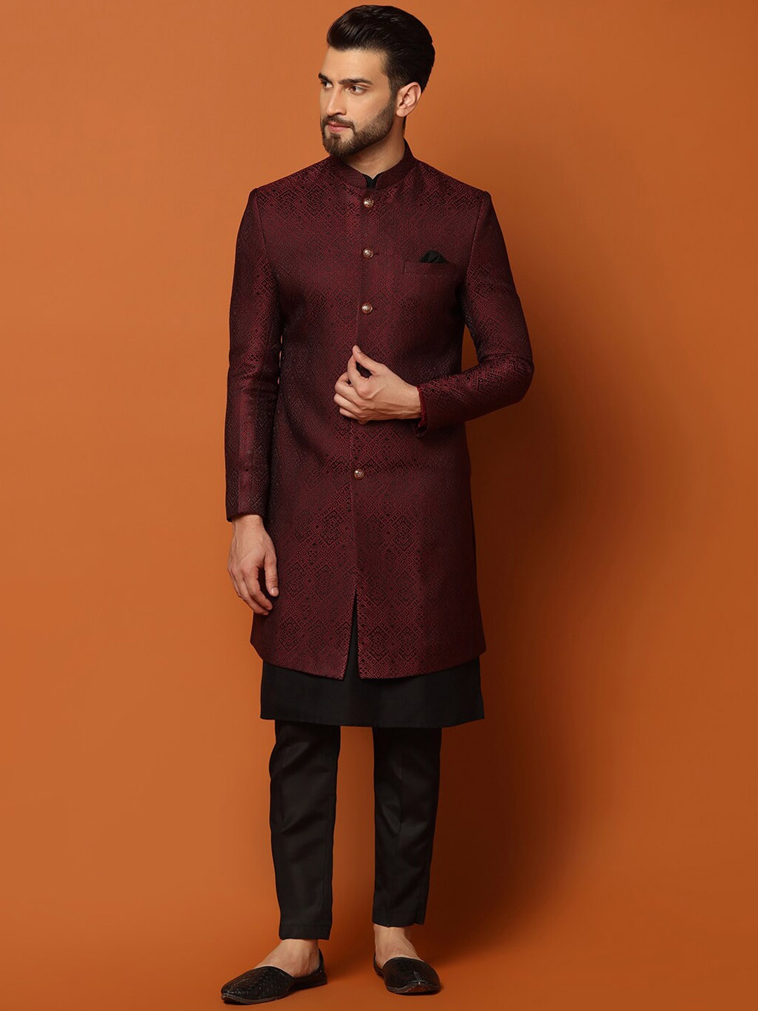 

KISAH Men Self-Design Mandarin Collar Indowestern Sherwani Set, Purple