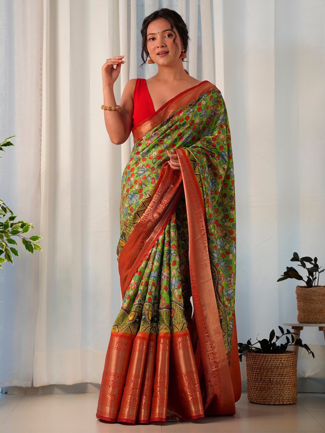 

Saree mall Kalamkari Printed Zari Saree, Green