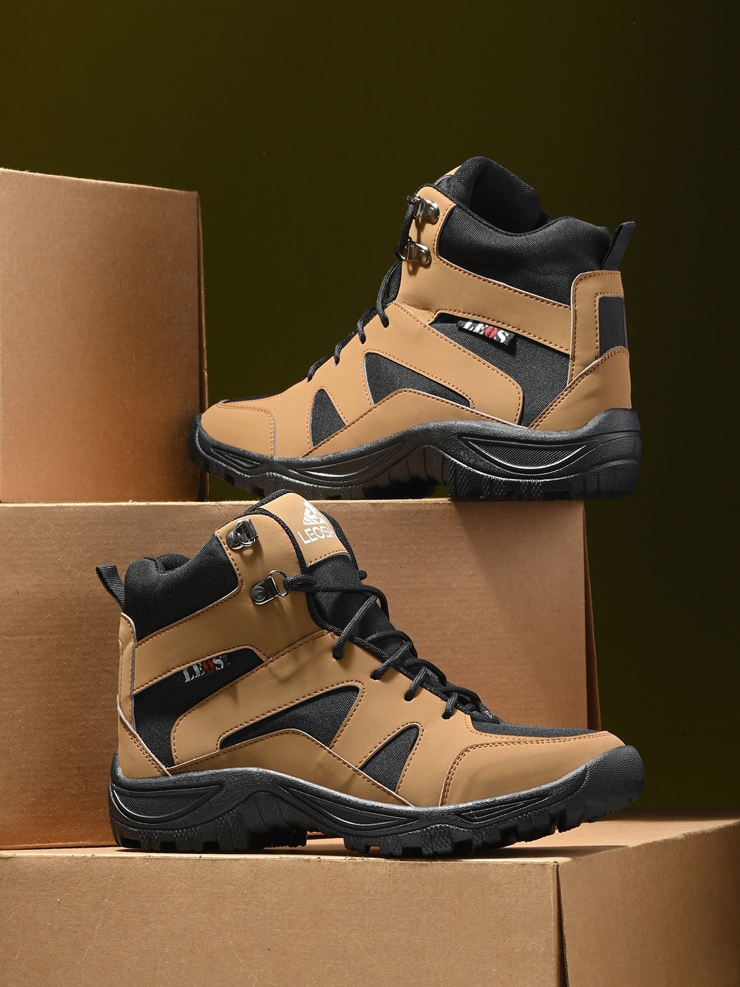 

Leo's Fitness Shoes Men Colourblocked Canvas Hiking Boots, Khaki