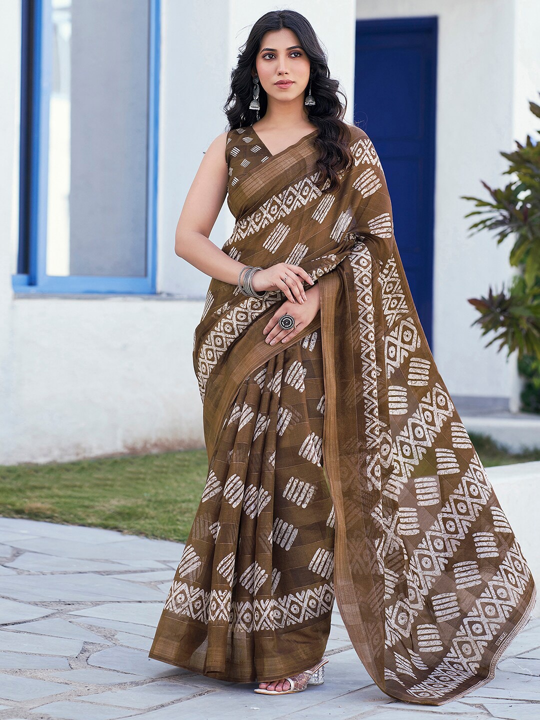 

KALINI Floral Printed Bagh Saree, Brown