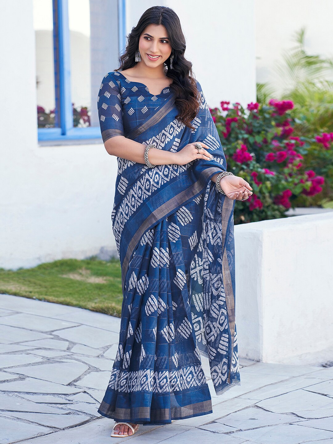 

KALINI Batik Printed Zari Bagh Sarees, Blue