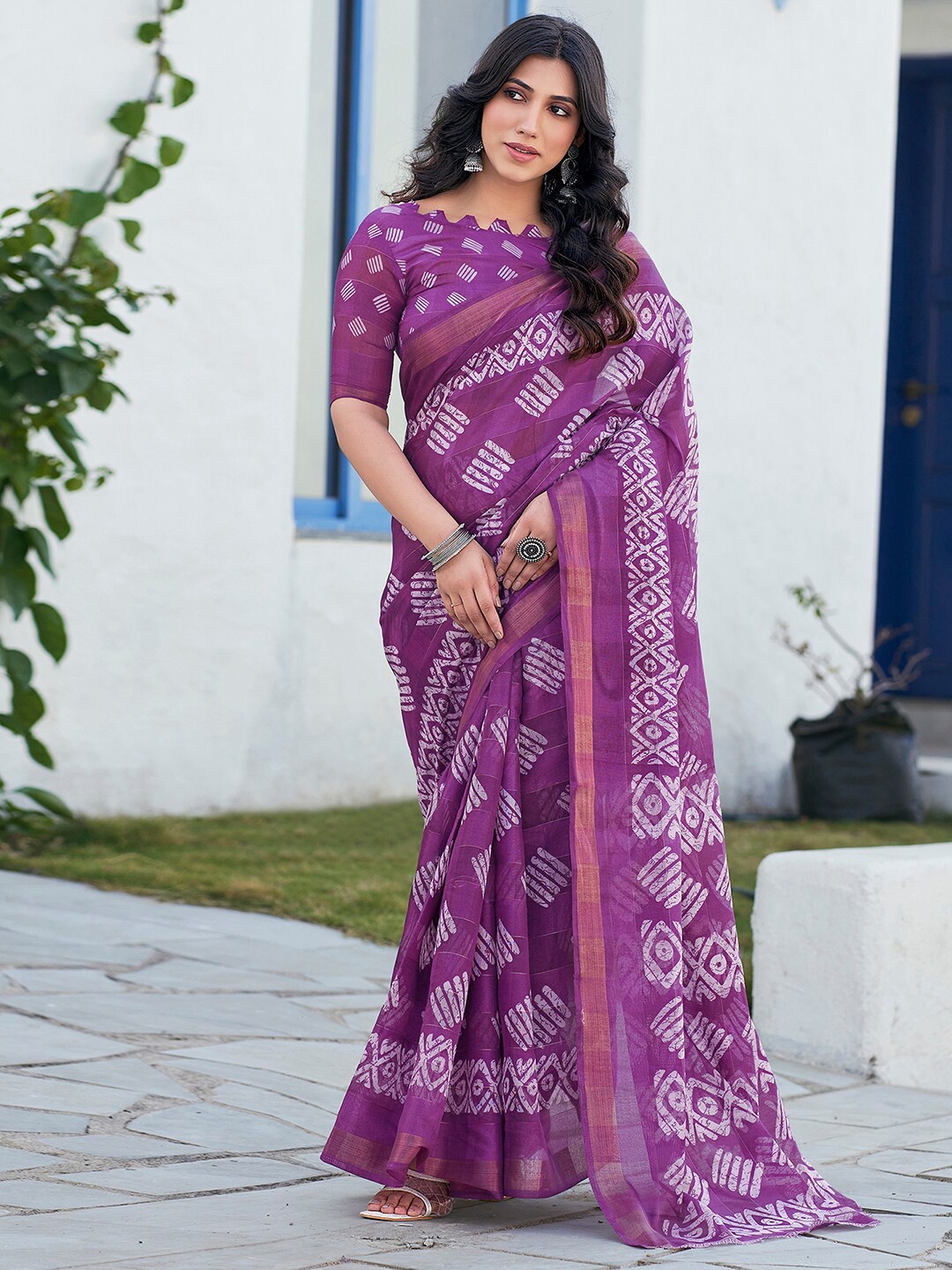 

KALINI Batik Printed Zari Bagh Sarees, Purple