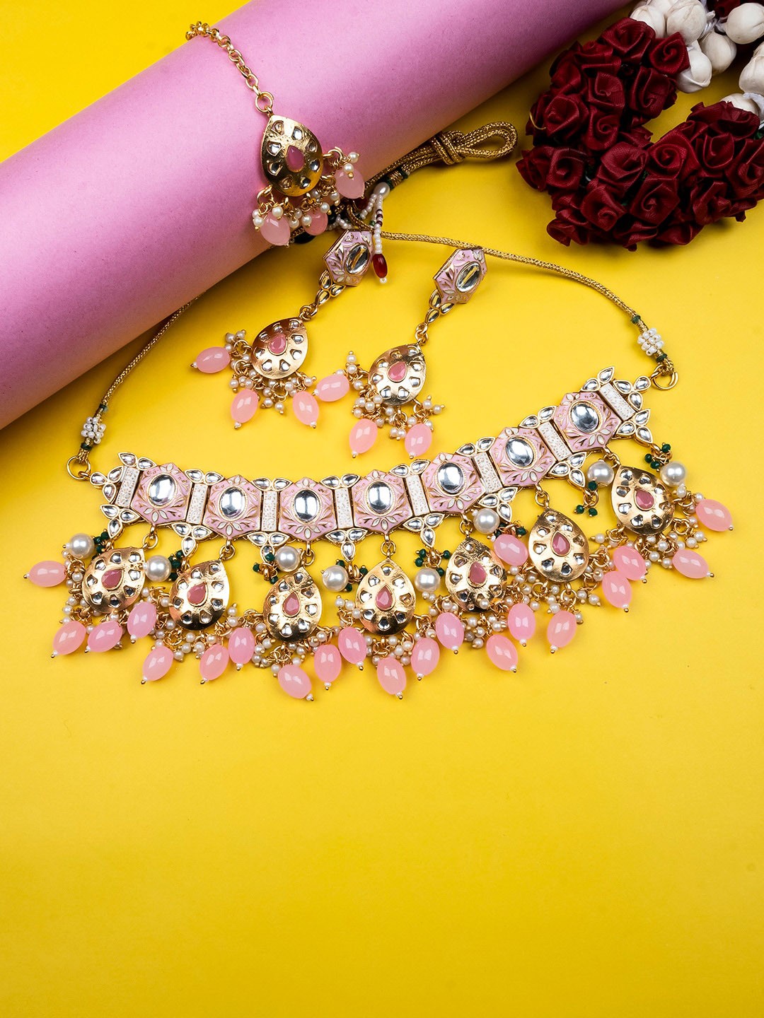 

StileAdda Gold-Plated Kundan-Studded & Beaded Jewellery Set