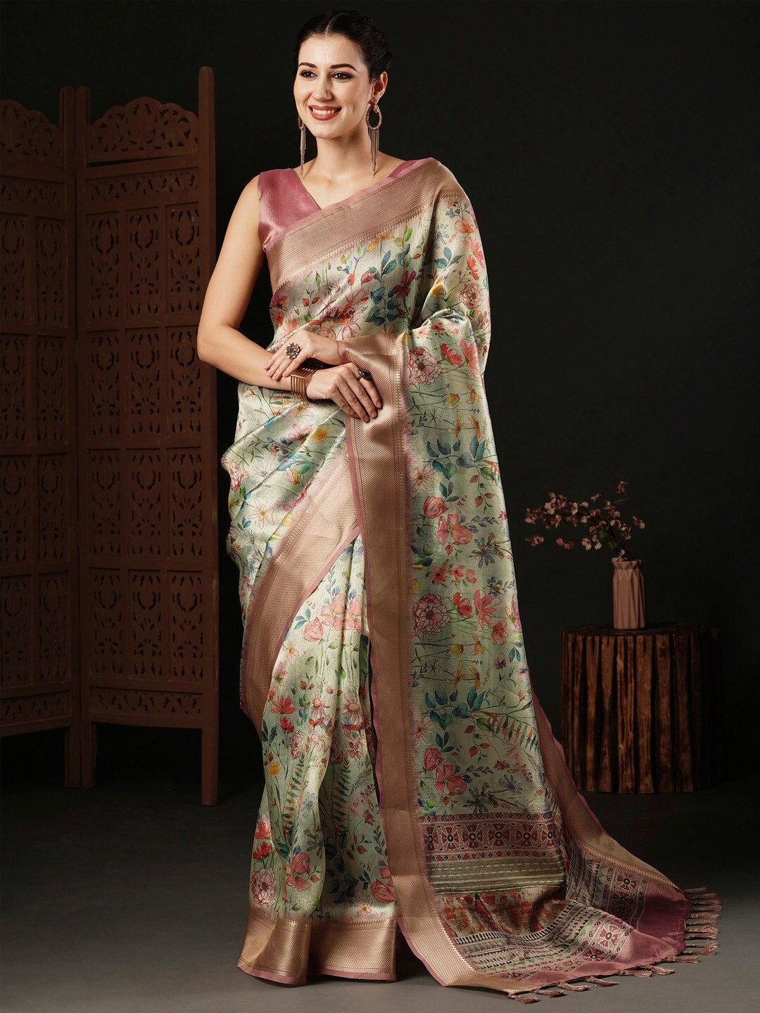 

Anouk Floral Printed Zari Sungudi Saree, Green