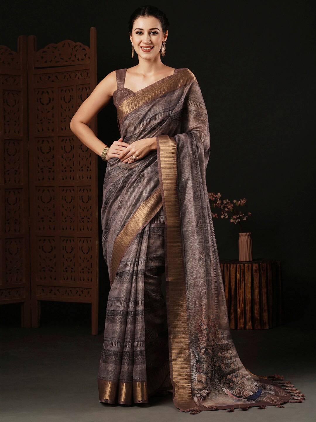 

Anouk Abstract Printed Zari Organza Sungudi Saree, Burgundy
