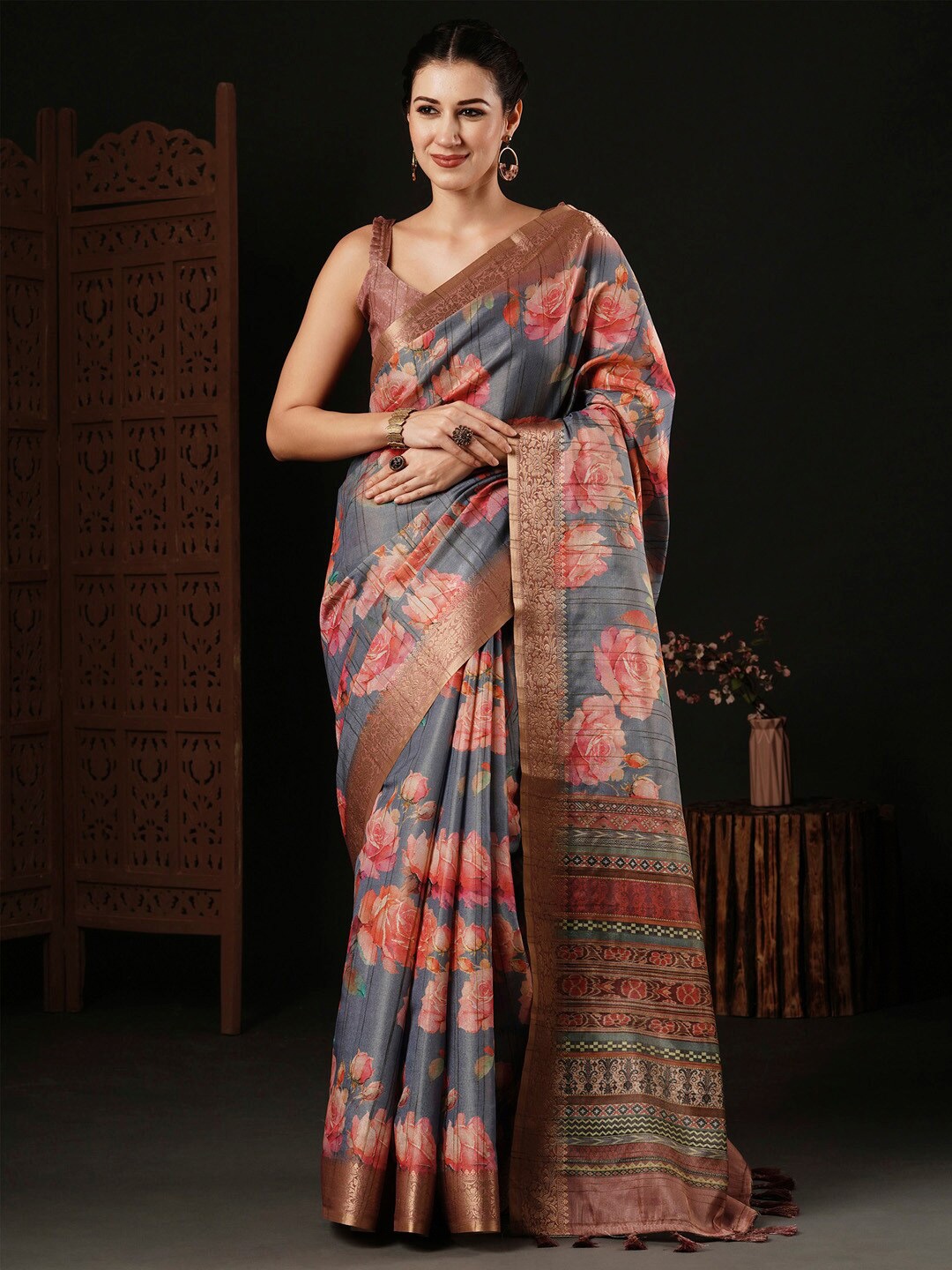 

Anouk Floral Printed Sungudi Zari Saree, Grey