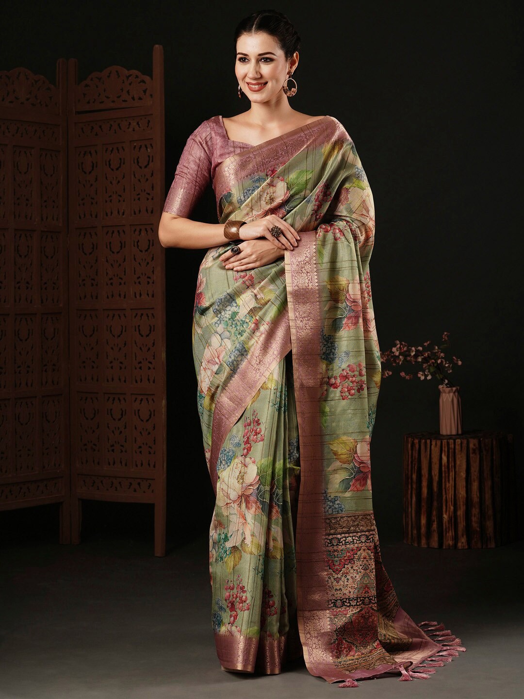

Anouk Green Floral Printed Zari Sungudi Saree