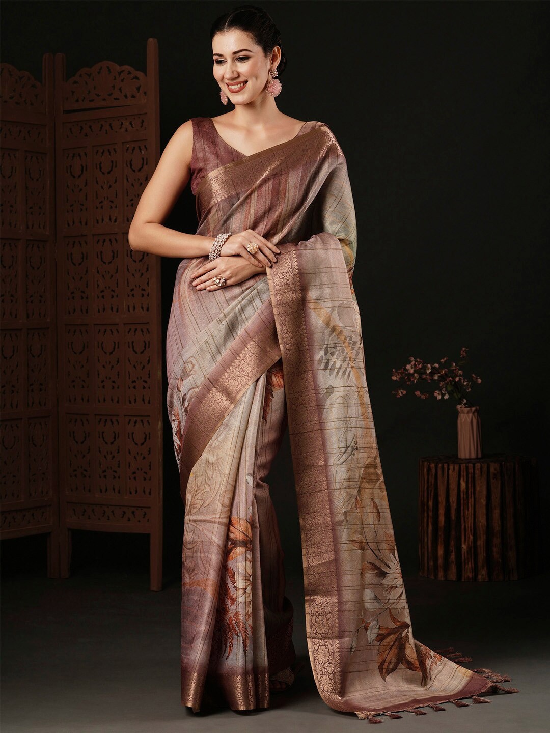 

Anouk Floral Printed Zari Sungudi Saree, Brown