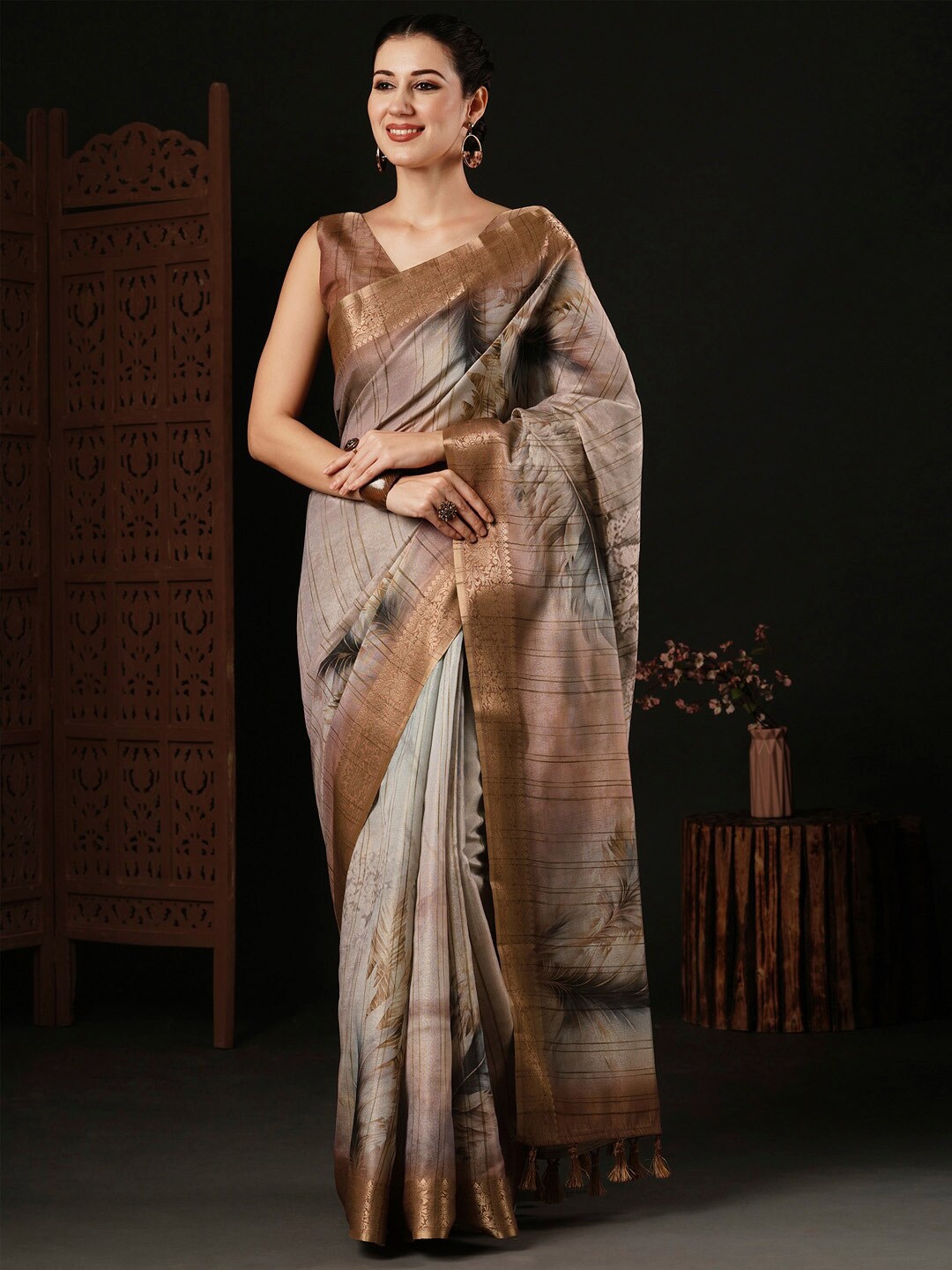 

Anouk Floral Printed Zari Sungudi Saree, Brown