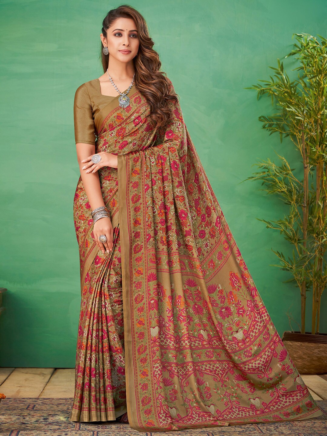 

Mitera Ethnic Motifs Printed Poly Crepe Bagru Saree, Beige