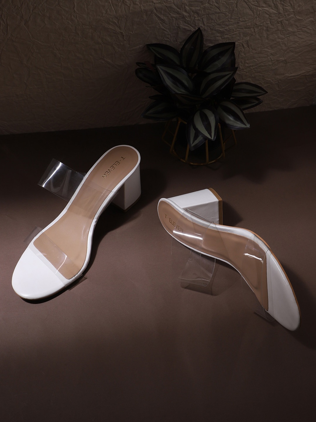 

T.ELEVEN Open Toe Block Heels, White