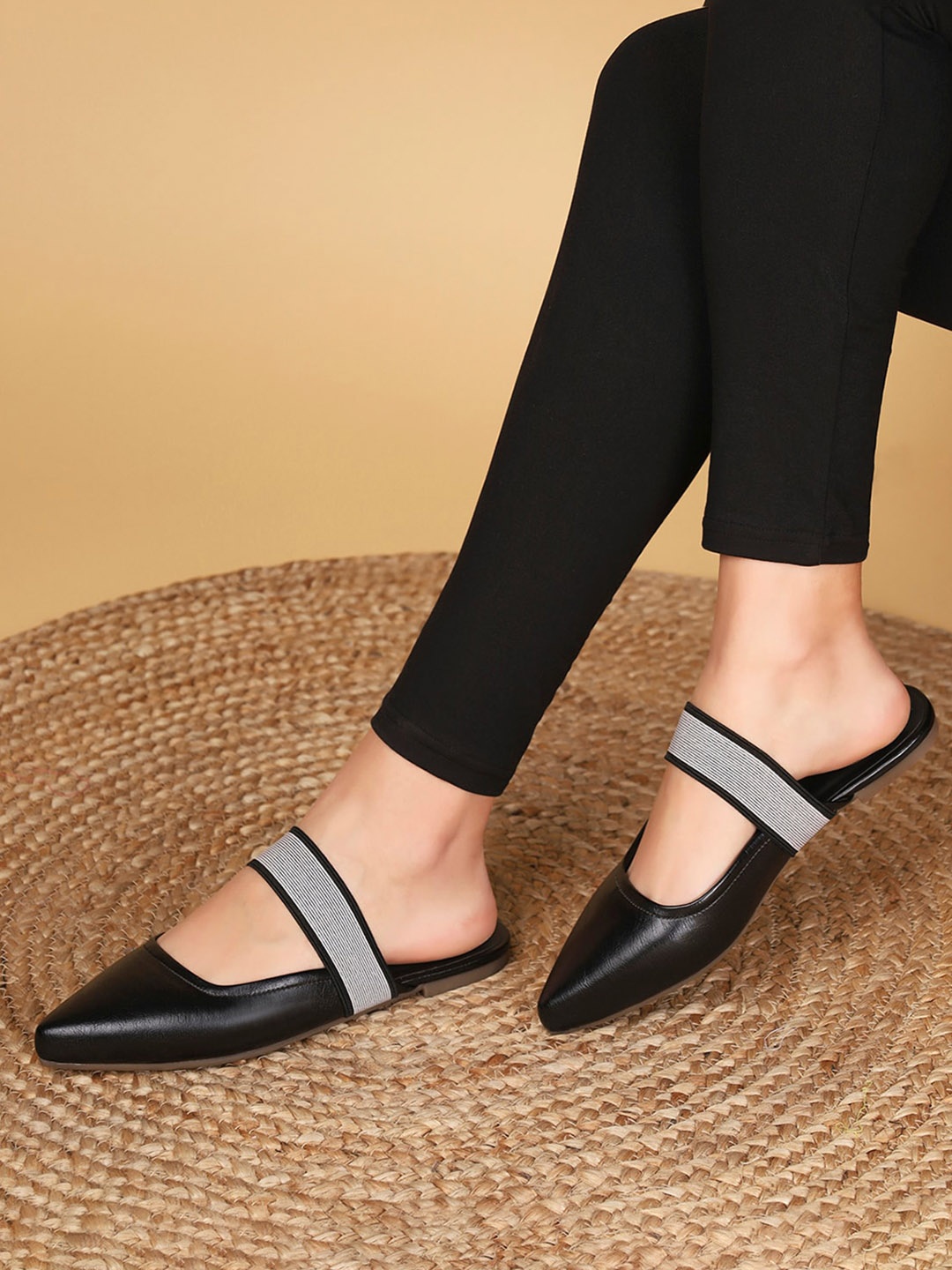 

T.ELEVEN Pointed Toe Mules, Black