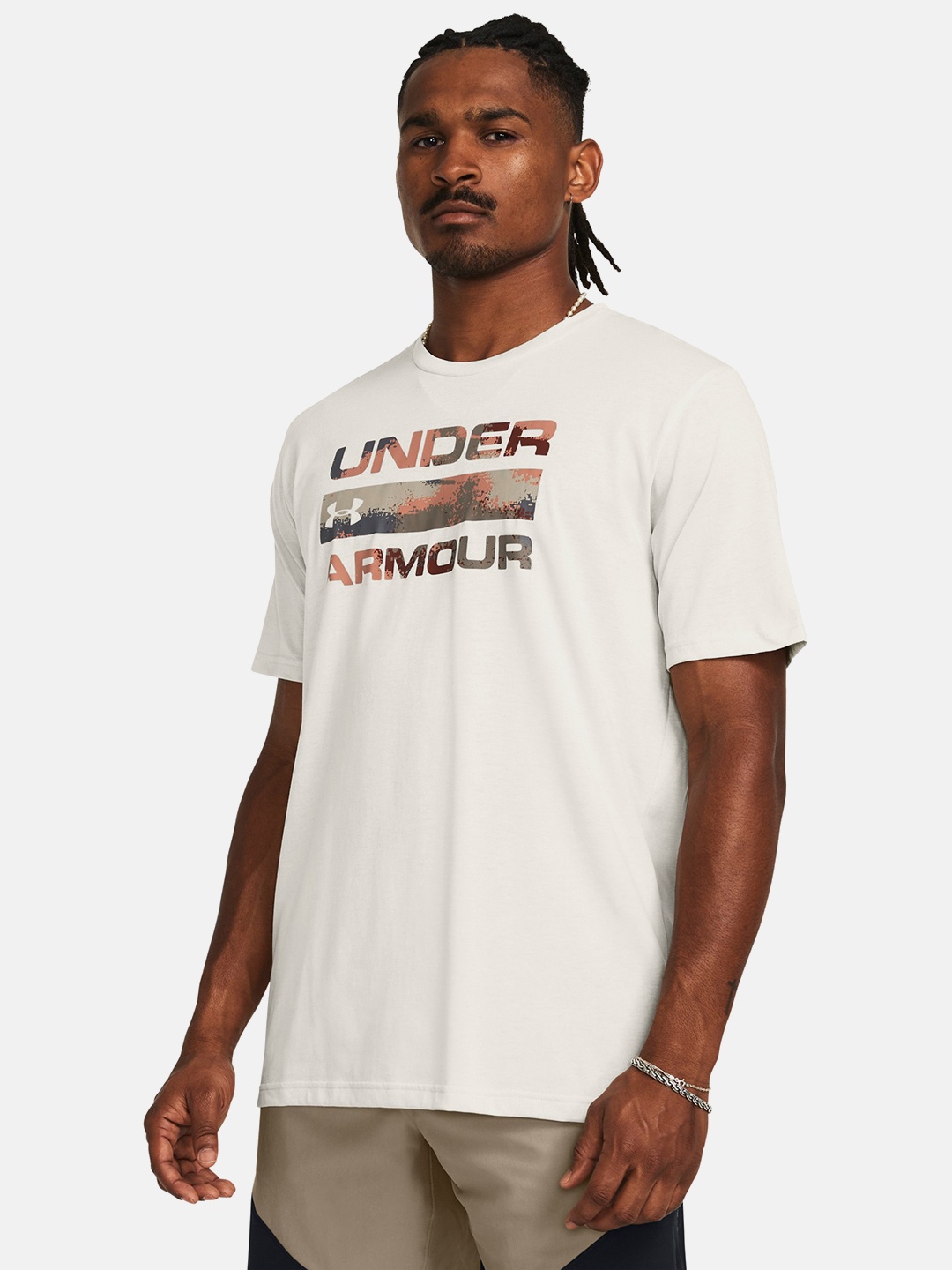 

UNDER ARMOUR Stacked Logo Fill T-shirt, Off white